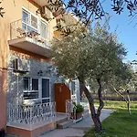 Apart-hotel And Sea 3*