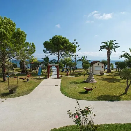 Aparthotel And Sea