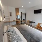 Apartahotel And Sea 3*
