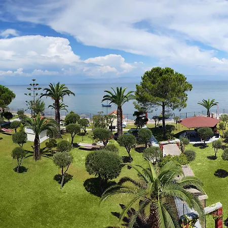 Aparthotel And Sea 3*