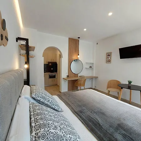 Aparthotel And Sea 3*
