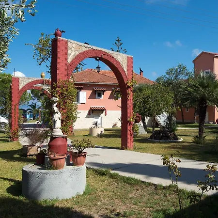 Aparthotel And Sea 3*